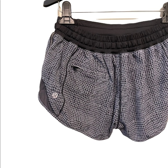 Lululemon Fall Net Print Drawstring Mesh Inset Running Hotty Hot Shorts - Picture 7 of 9
